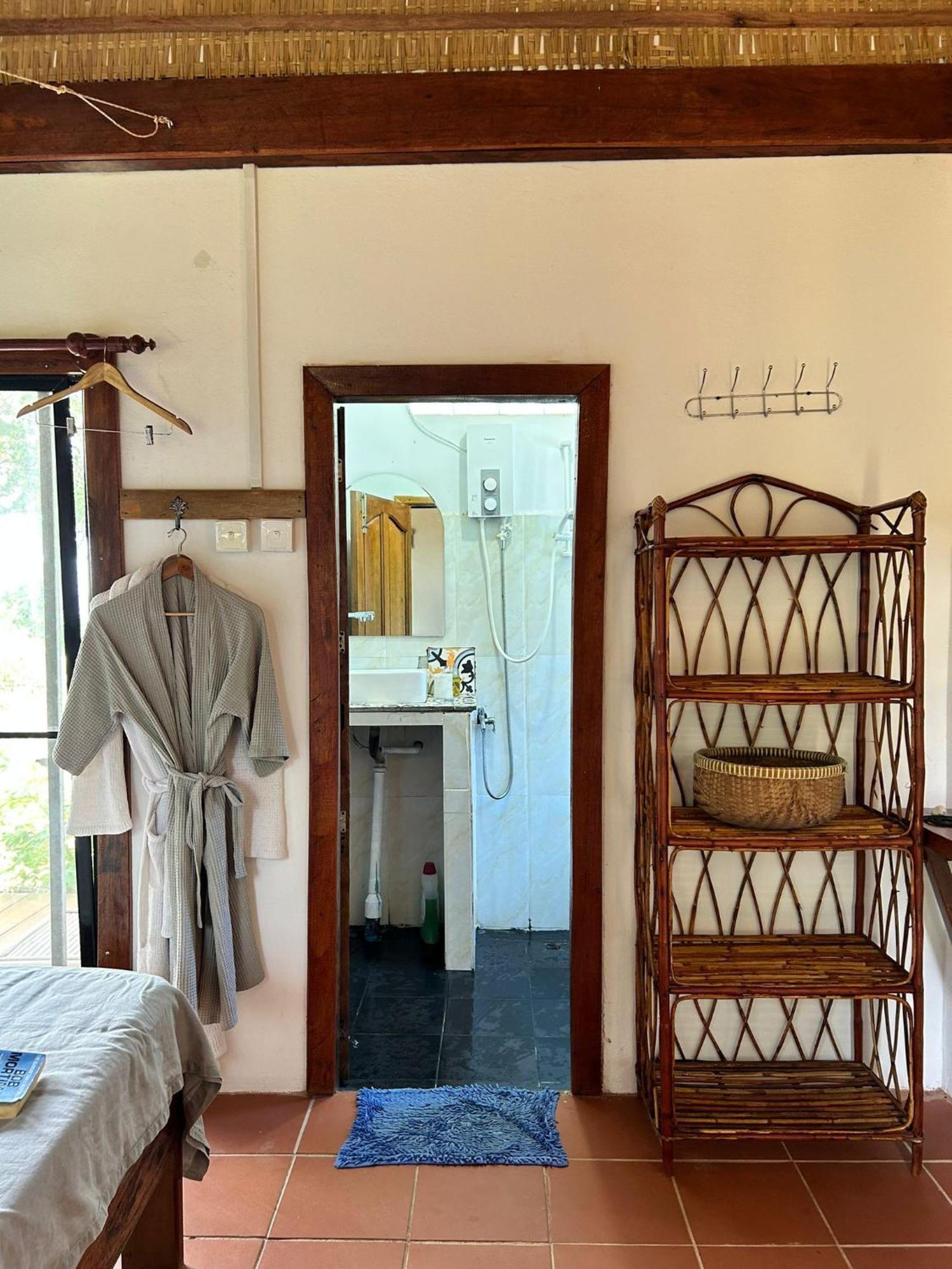 House Cambodia Guest house Koh Rong Sanloem