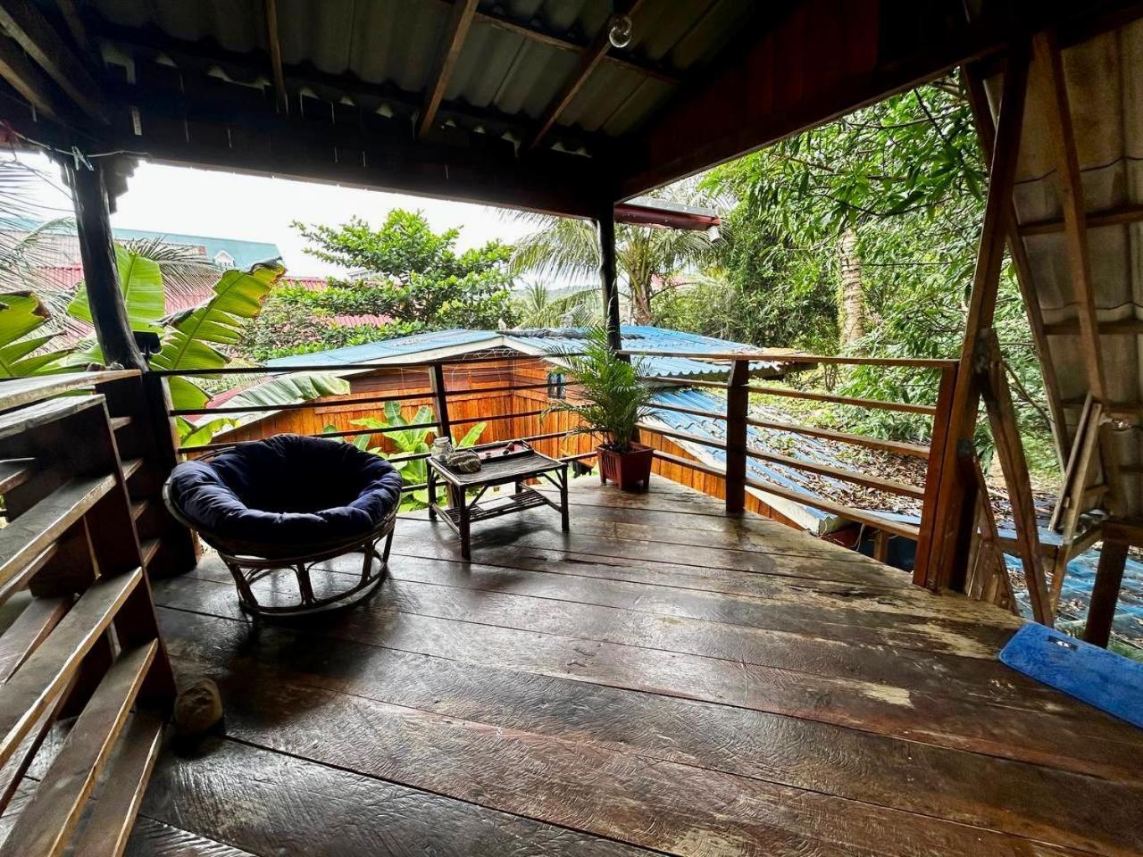 House Cambodia Guest house Koh Rong Sanloem