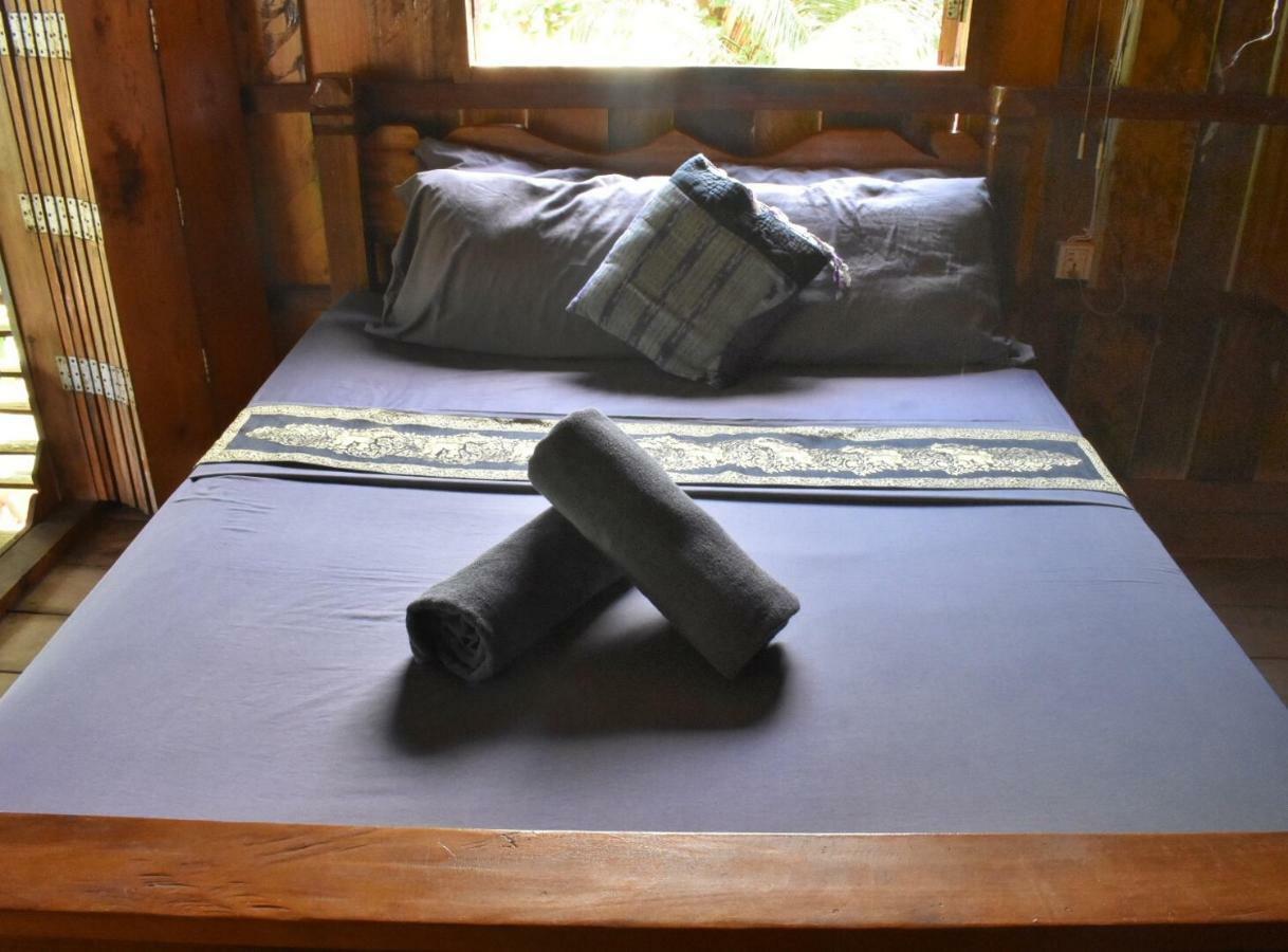 House Cambodia Guest house Koh Rong Sanloem